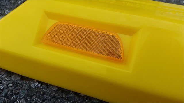 車止め パーキングストップ80　16個セット 黄 青 緑 オレンジ グレー　コンクリート用   アスファルト用 - 4